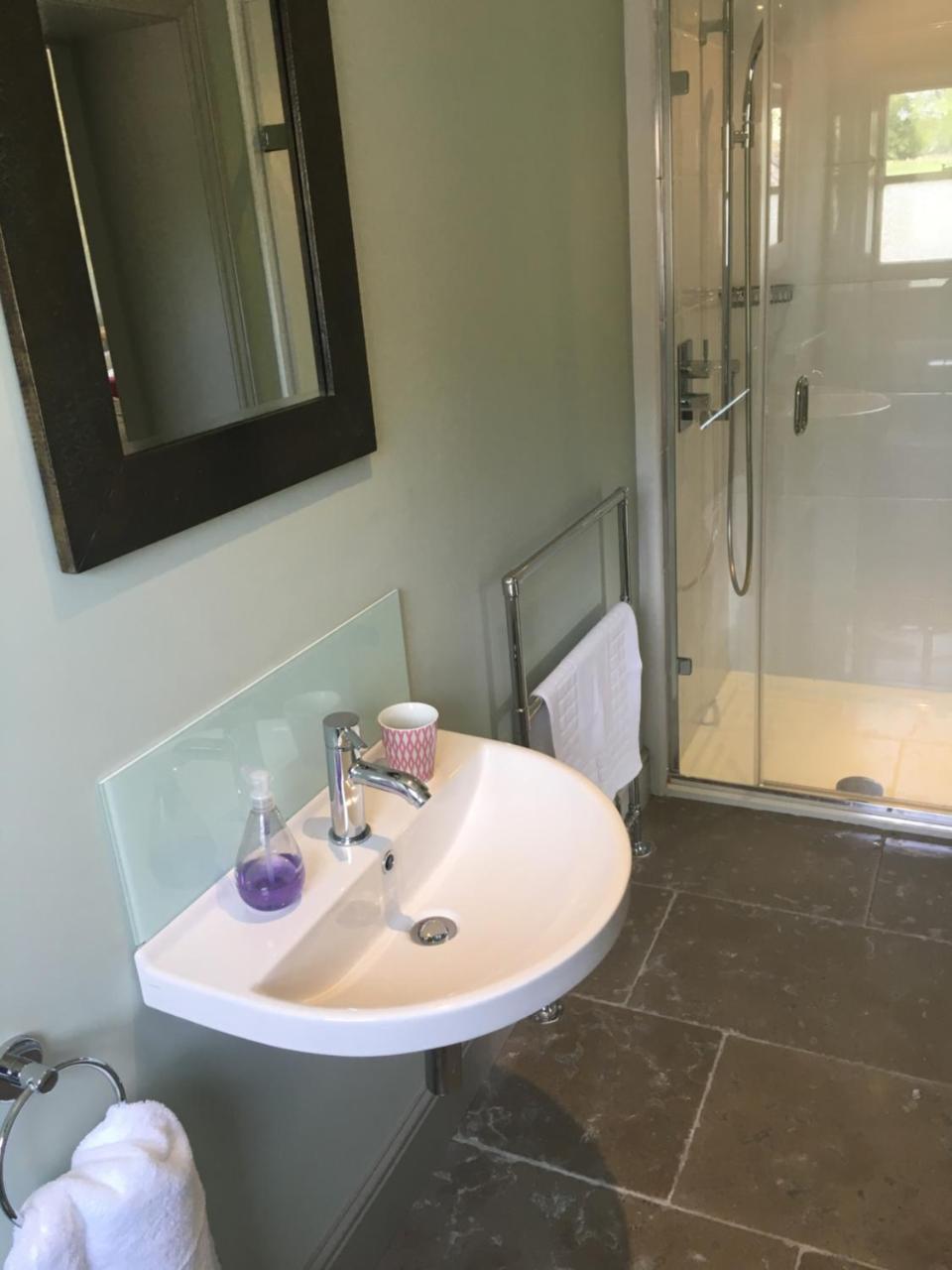 Lockerley Manor Bed & Breakfast *