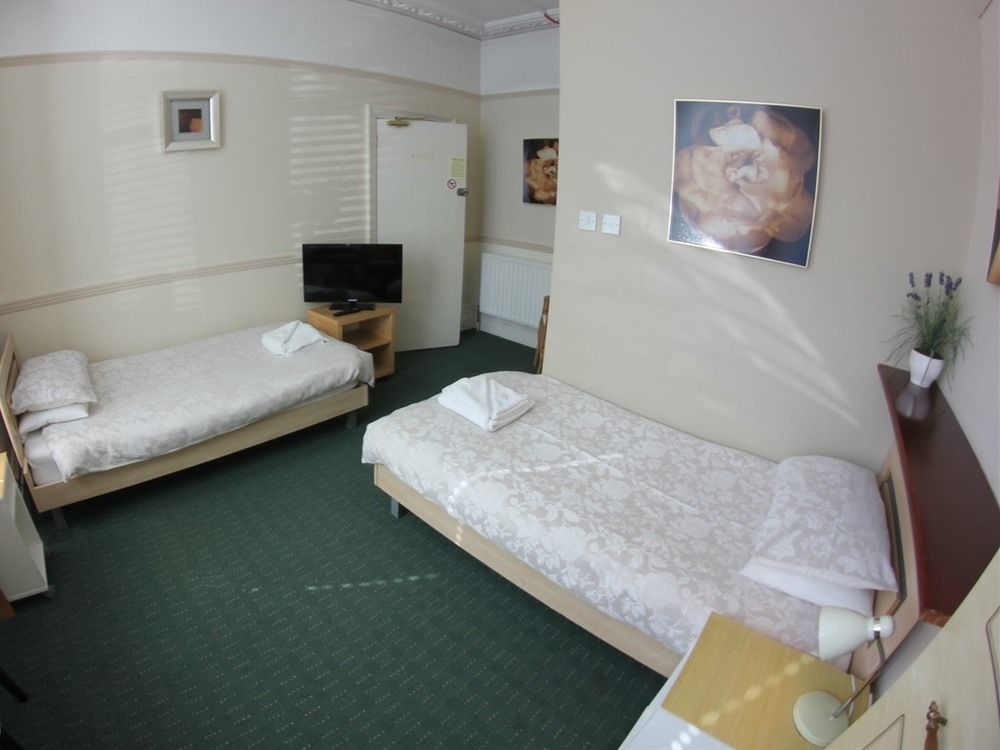 Guest house The Claremont 3*