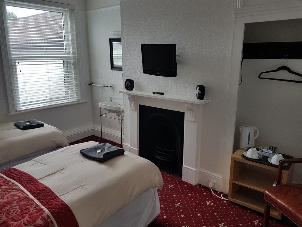 The Claremont 3* Southampton