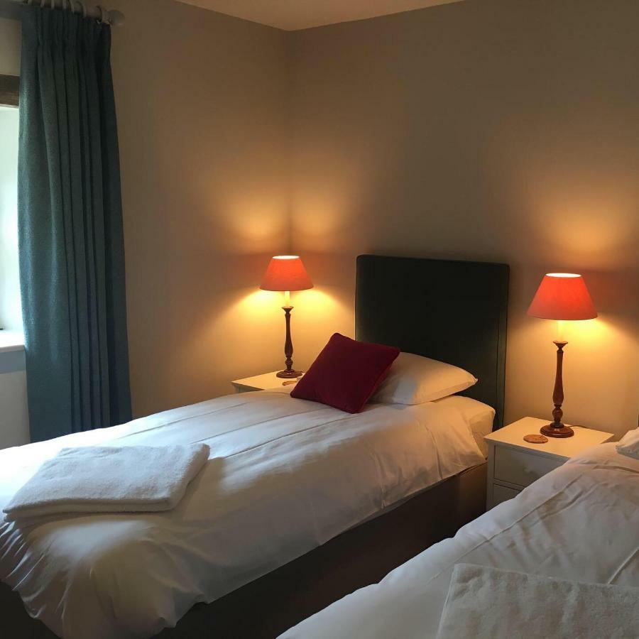 Bed & Breakfast Lockerley Manor