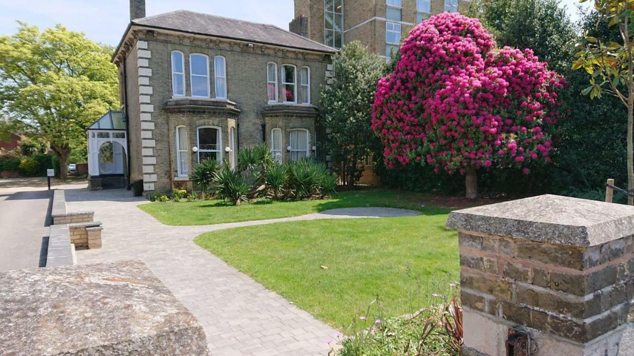The Elizabeth House 3* Southampton