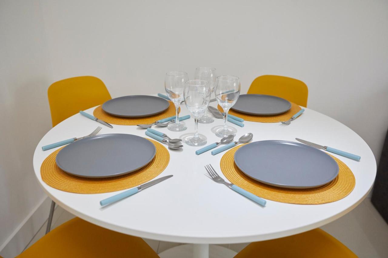 Spire View - 1 Bedroom, Sleeps 4, Parking Wifi Southampton