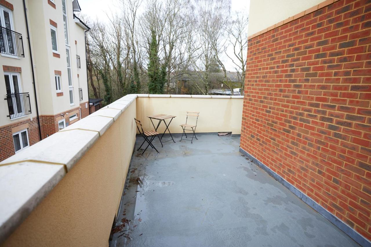 Apartment Spire View - 1 Bedroom, Sleeps 4, Parking Wifi
