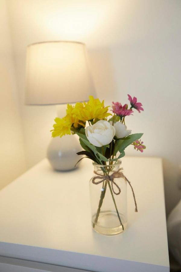Apartment Spire View - 1 Bedroom, Sleeps 4, Parking Wifi Southampton