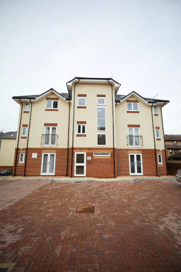 Spire View - 1 Bedroom, Sleeps 4, Parking Wifi Southampton