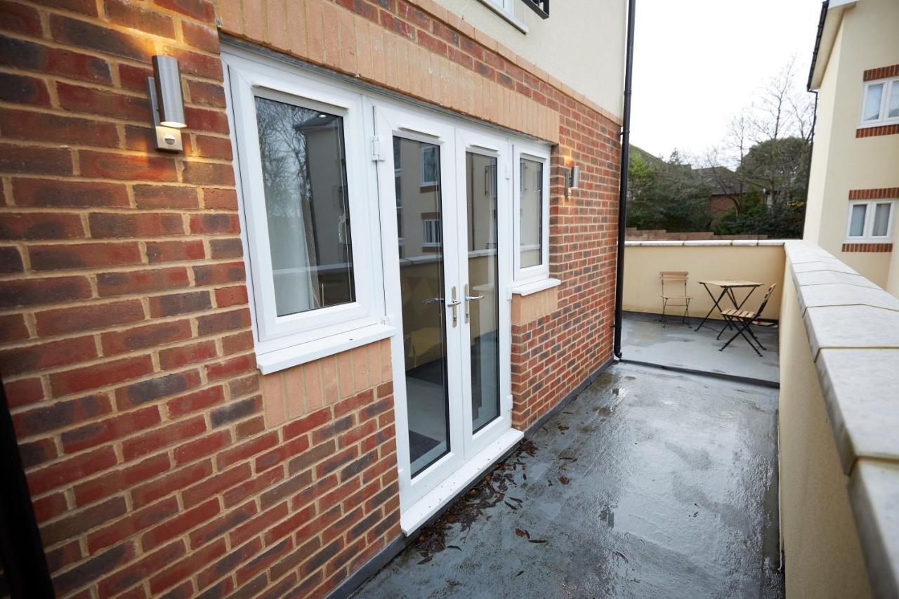 Spire View - 1 Bedroom, Sleeps 4, Parking Wifi *